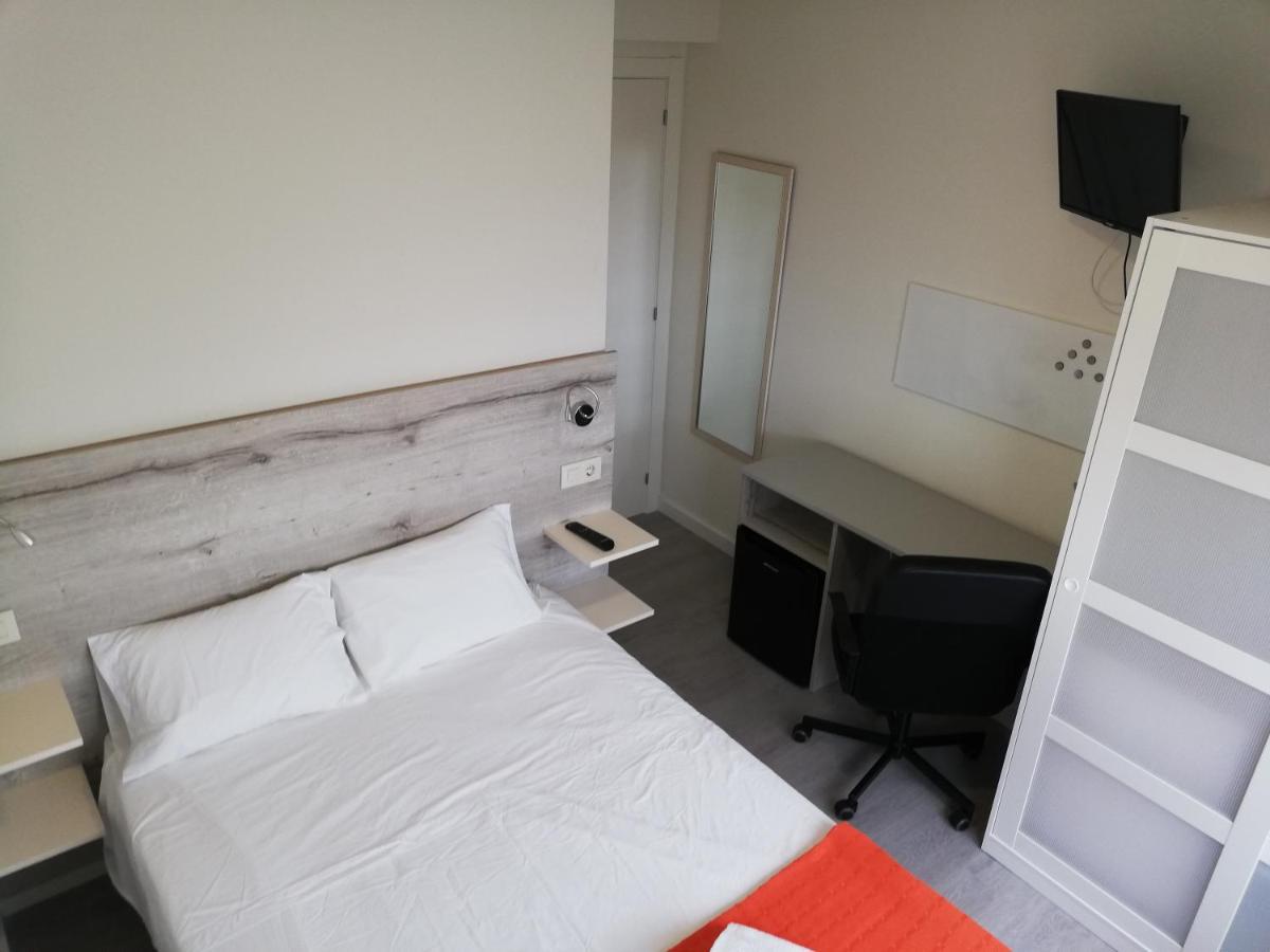 Pension La Intermodal Santiago de Compostela Exterior photo
